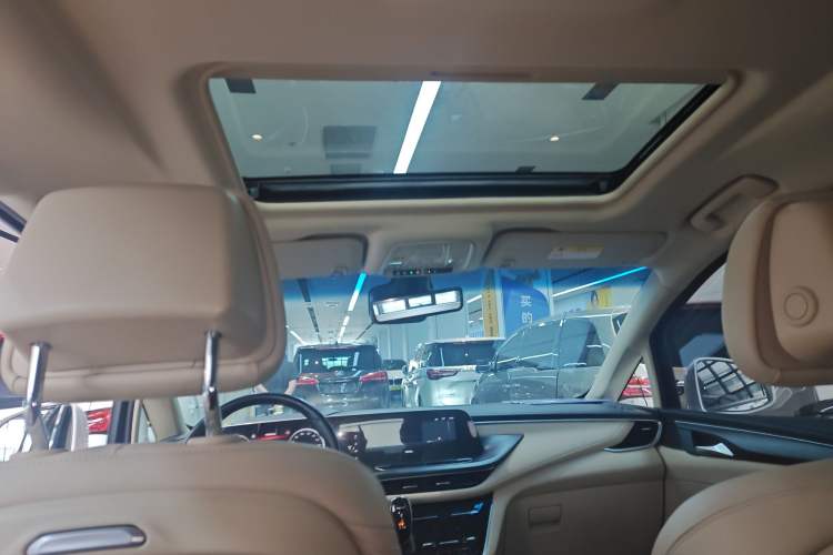 Used Buick GL8 2022 ES Landtrek 653T Luxury Edition
