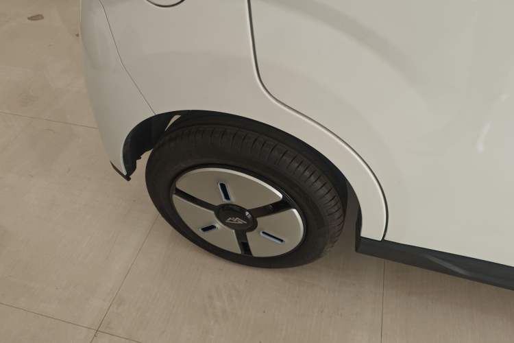 Used LINGBOX LINGBOX 2025 210km Honey Pomelo Pro Edition
