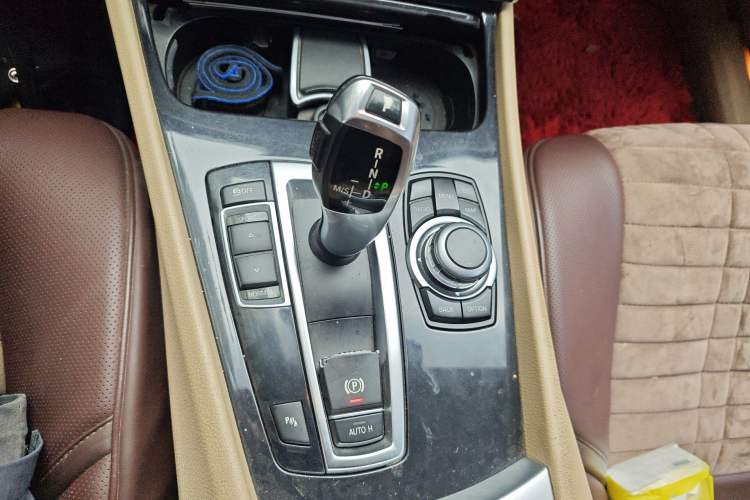 Used BMW 5 Series 2011 535i Sport Edition Gear Lever