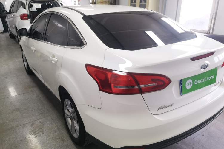 Used Ford Focus 2015 Sedan 1.6L Automatic Comfort Model
