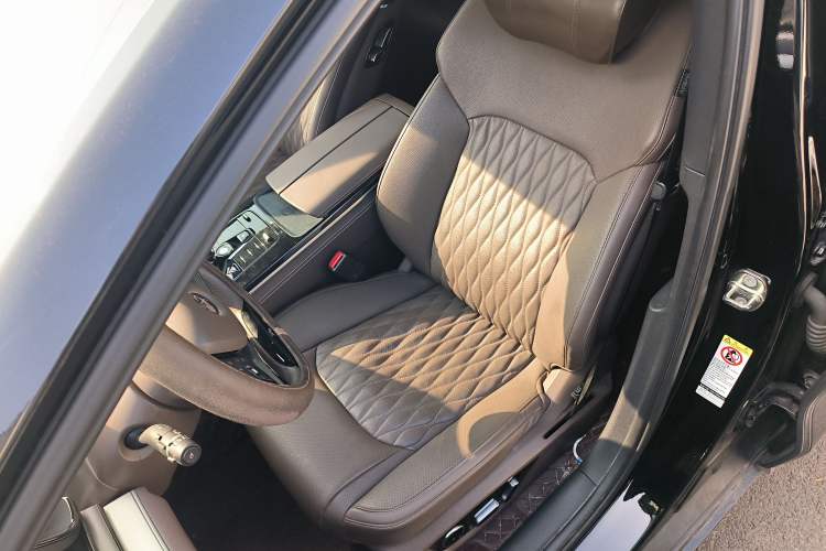 Used BYD Han 2023 EV Champion Edition 605KM Front-Drive Premium Model

