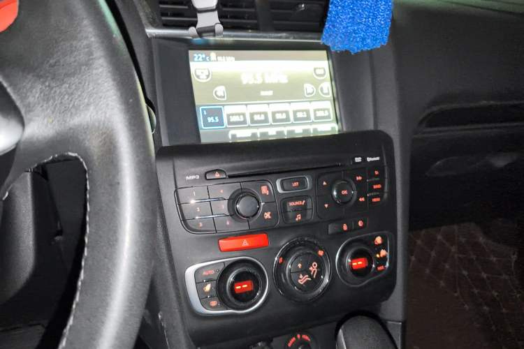 Used Citroen C4L 2014 1.6THP Intelligent Drive Automatic Dynamic Model Audio And AC Panel