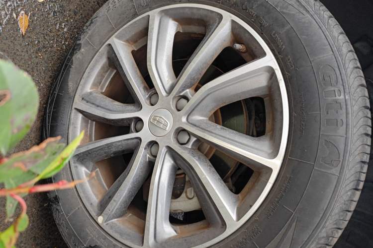 Used Geely Auto Emgrand X7 Sport 2018 2.0L Manual Two-Wheel Drive Zhiya Version Right Front Wheel Hub