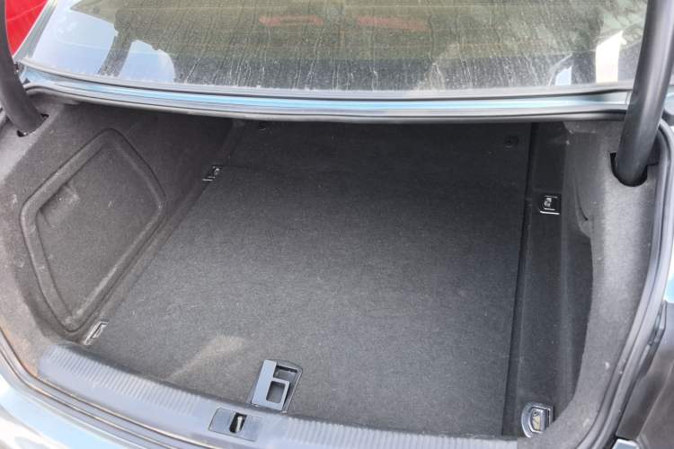 Used Audi A4L 2015 35 TFSI Automatic Comfort Model Trunk