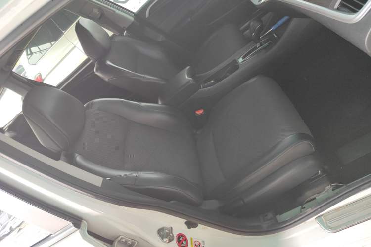 Used Honda Jade 2014 1.8L Automatic Comfort Elite Version 5 Seats
