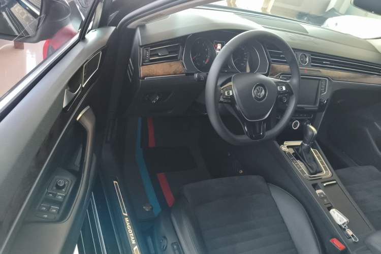 Used Volkswagen Magotan 2017 330TSI DSG Luxury Model Driver Seat