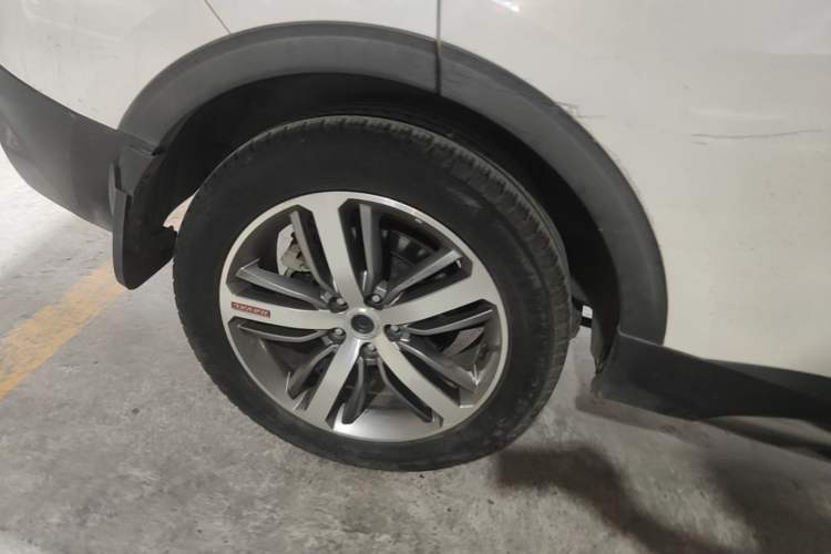 Used Haval H6 2017 Red Label 2.0T Automatic Two-Wheel Drive ZhiShang Model Right Rear Wheel Hub