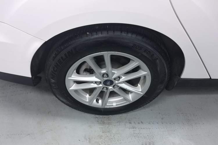 Used Ford Focus 2018 Sedan Classic EcoBoost 180 Automatic Elite Model
