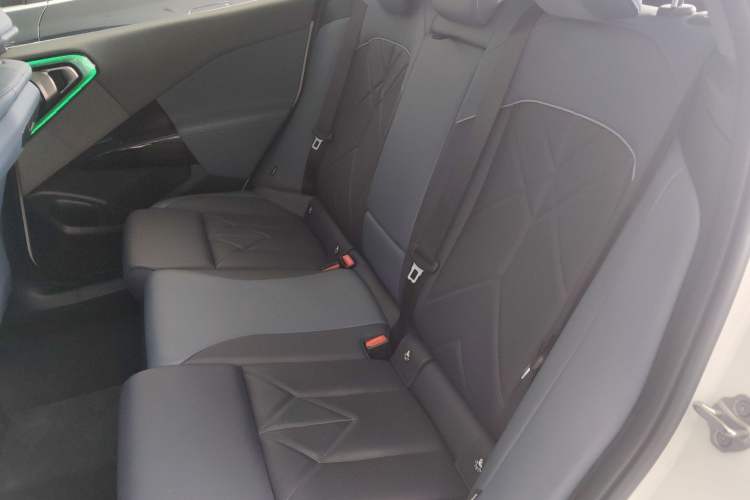 Used BMW X3 2025 xDrive30L Luxury Edition M Sport Package Left Rear Seat