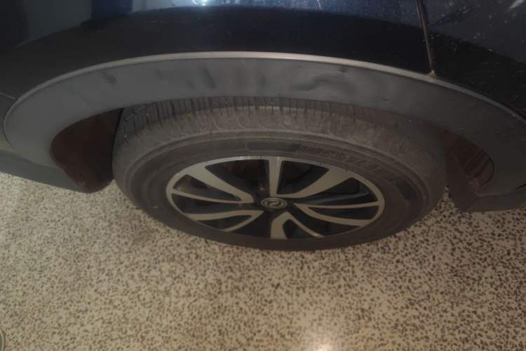 Used Dongfeng Fengon 580 2017 1.5T CVT Luxury Model Exterior 5