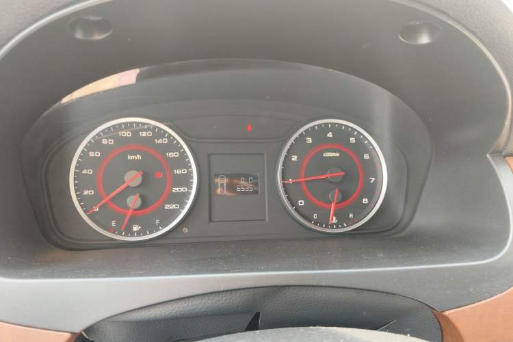 Used SAIC MAXUS G10 2016 2.4L Manual Elite Edition