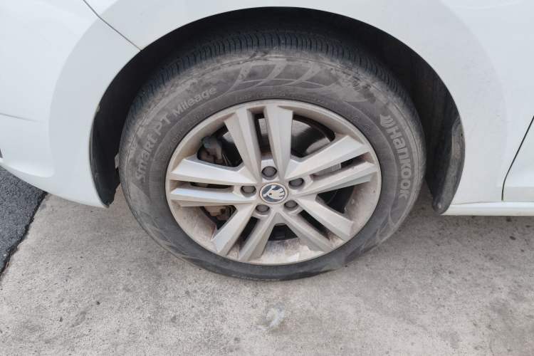 Used Skoda Rapid Spaceback 2014 1.4 TSI DSG Trend Edition
