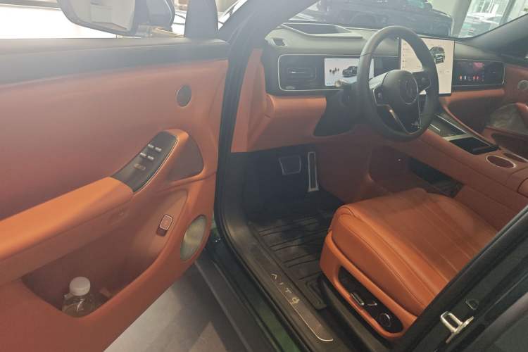 Used Hima AITO M7 2026 Model Range-Extending Max All-Wheel Drive 6-Seater Version Driver Seat