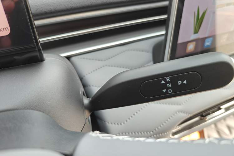 Used Dongfeng NAMMI 01 2024 New Edition 330 Plus Smart+