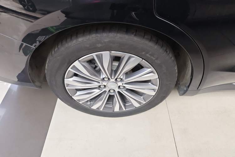 Used Hongqi E-QM5 2024 610 km PLUS
