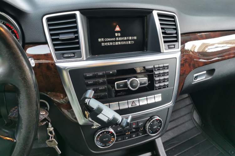 Used Mercedes-Benz M-Class 2014 ML 400 4MATIC Luxury Model