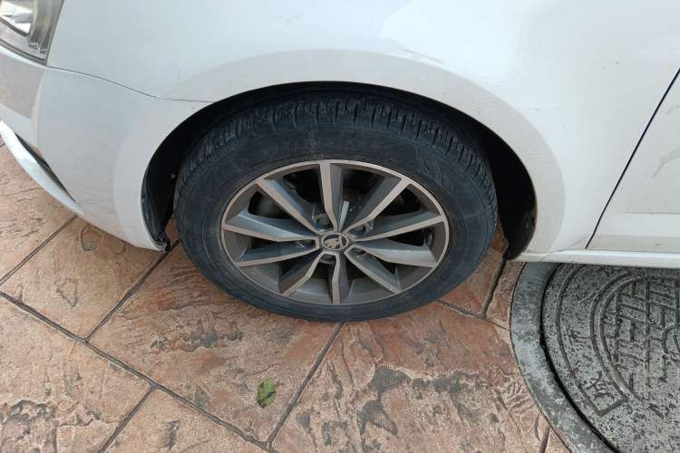 Used Skoda Octavia 2017 Classic Model 1.6L Automatic Comfort Edition