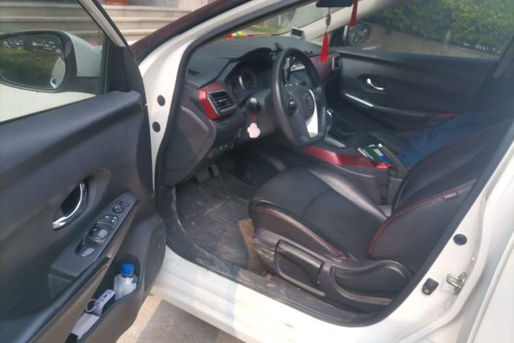 Used Nissan Lannia 2019 1.6L CVT Smart Connect Smart Cool Version China V Standard Driver Seat