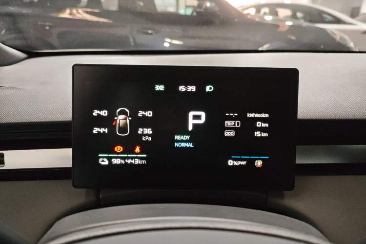 Used Roewe D6 2025 450km Deluxe Edition