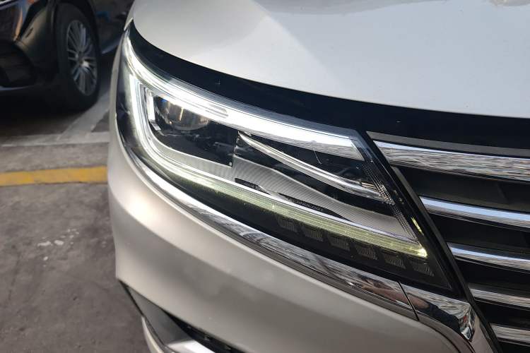 Used Roewe i6 New Energy 2017 45T Hybrid Connective Smart Luxury Edition
