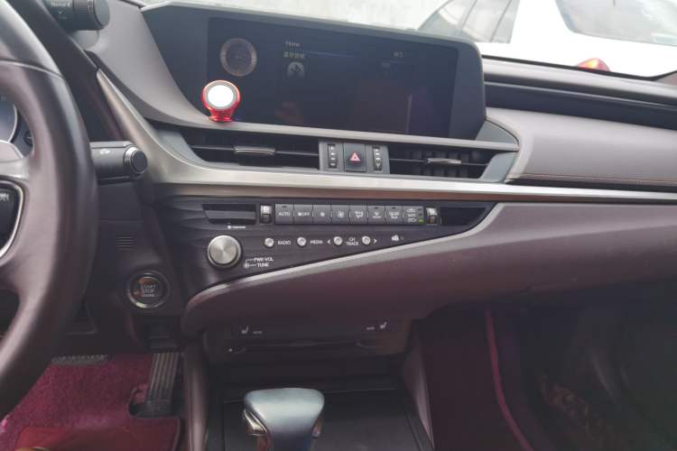 Used Lexus ES 2020 200 Excellence Edition Audio And AC Panel