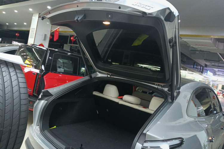 Used ONVO L60 2024 60 kWh Rear-Drive Version Trunk