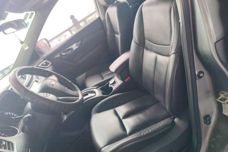 Used Nissan X-Trail 2014 2.5L CVT Leading Edition 4WD Left Front Seat