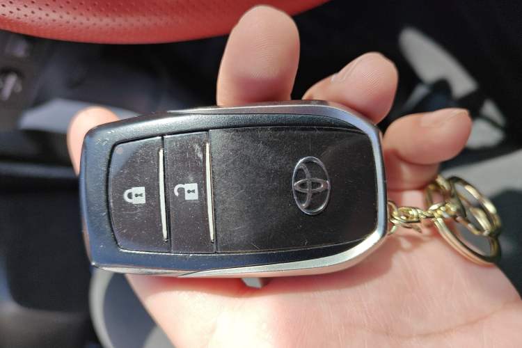 Used Toyota RAV4 2015 2.0L CVT Four-Wheel Drive New Edition