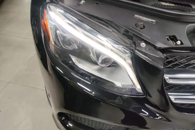 Used Mercedes-Benz GLE-Class  Right Front Headlight