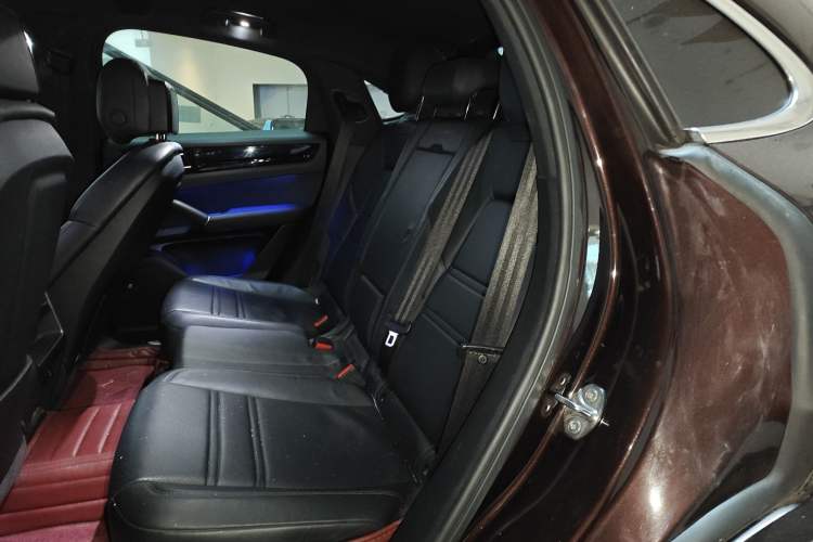 Used Porsche Cayenne 2019 Cayenne Coupé 3.0T Left Rear Seat