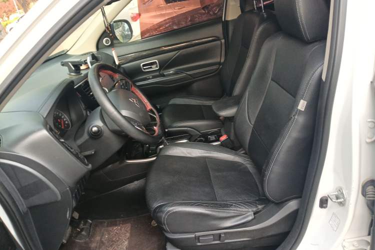 Used Mitsubishi Outlander 2017 2.0L Two-Wheel Drive Glory Edition 5 Seats