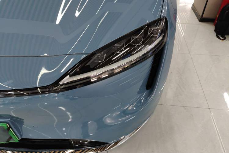 Used Hima Luxeed R7 2024 All-Electric 667 km Max