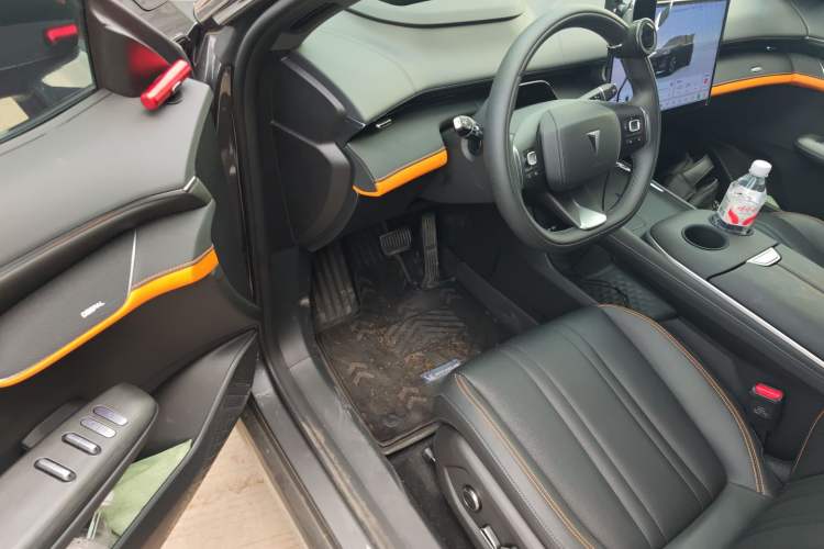 Used Deepal S07 2025 285Max Huawei Qiankun Intelligent Driving ADS SE Range-Extended Version