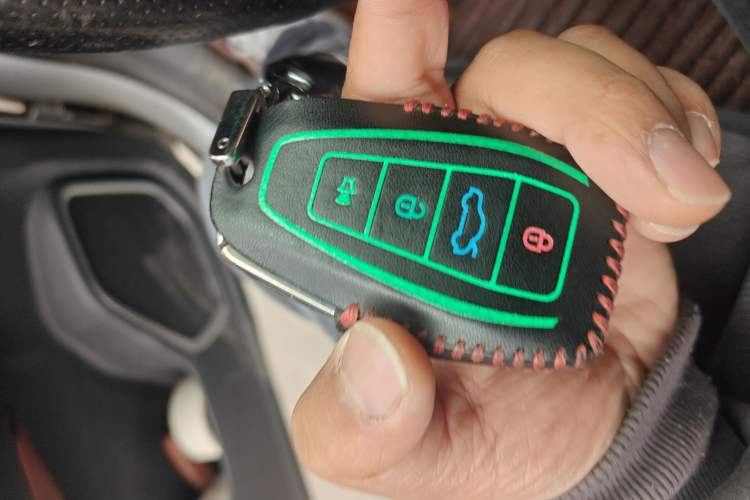 Used Geely Auto Coolray 2019 Sport Model 260T DCT Patrol China V Standard Vehicle Key