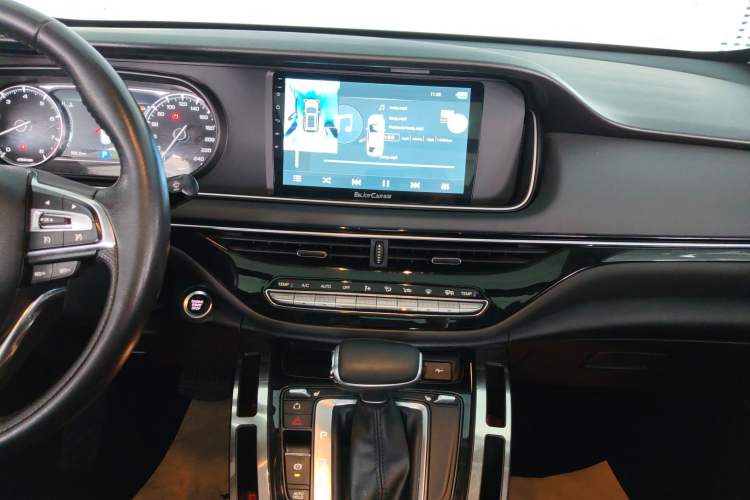 Used GAC Trumpchi M6 2021 270T DCT Luxury Edition (7-seater)
