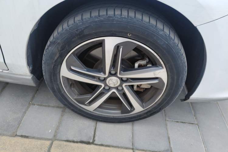 Used BAIC Beijing EU5 2018 R500 Smart Wind Edition Right Front Wheel Hub