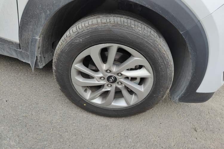 Used Hyundai Tucson 2015 1.6T Dual-Clutch Two-Wheel-Drive Smart Model
