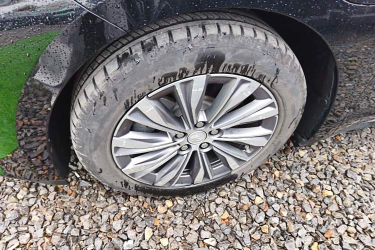 Used Hongqi E-QM5 2022 431 km Charge & Enjoy Edition