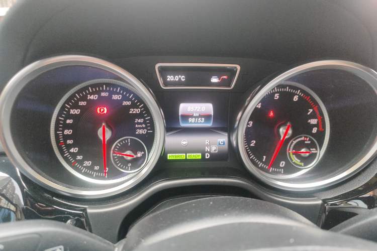 Used Mercedes-Benz GLE New Energy 2017 GLE 500e 4MATIC Odometer Close Up