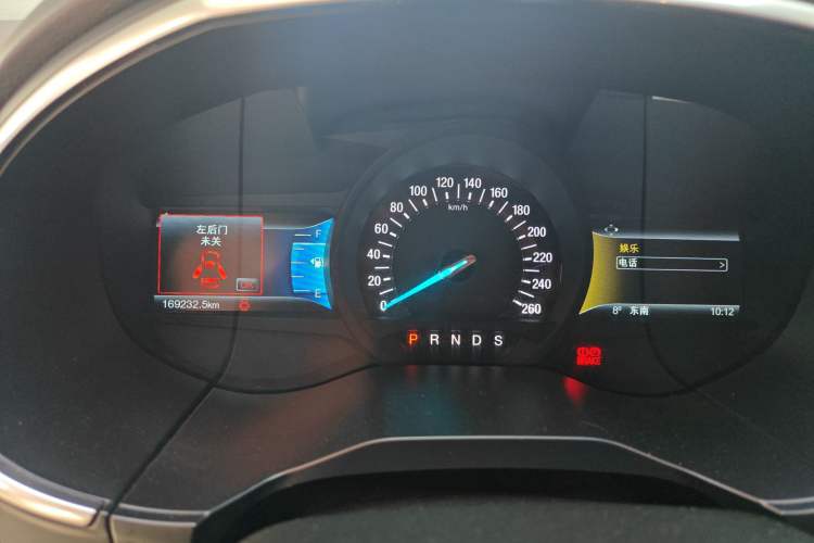 Used Ford Edge 2015 2.0T GTDi Two-Wheel-Drive High-Line Version