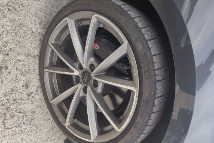 Used Audi S4 2018 S4 3.0TFSI Right Front Wheel Hub