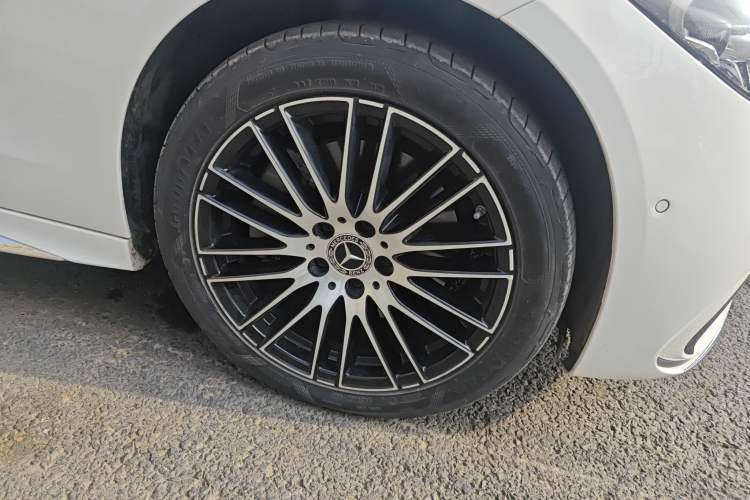 Used Mercedes-Benz C-Class 2024 C 260 L Sport Edition Right Front Wheel Hub