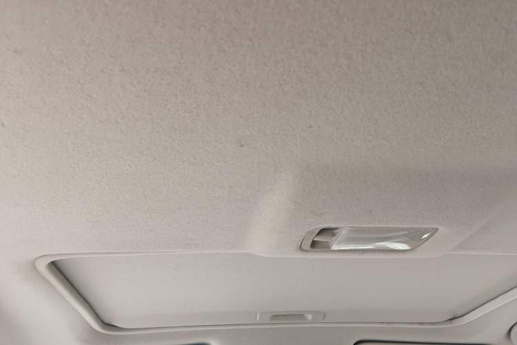 Used Nissan Tiida 2014 1.6L CVT Smart Model Headliner