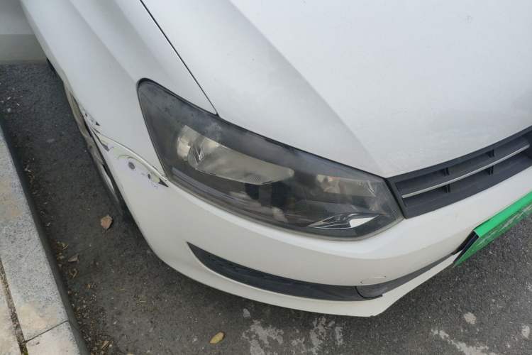 Used Volkswagen Polo 2011 1.4L Manual ZhiLe Edition Right Front Headlight