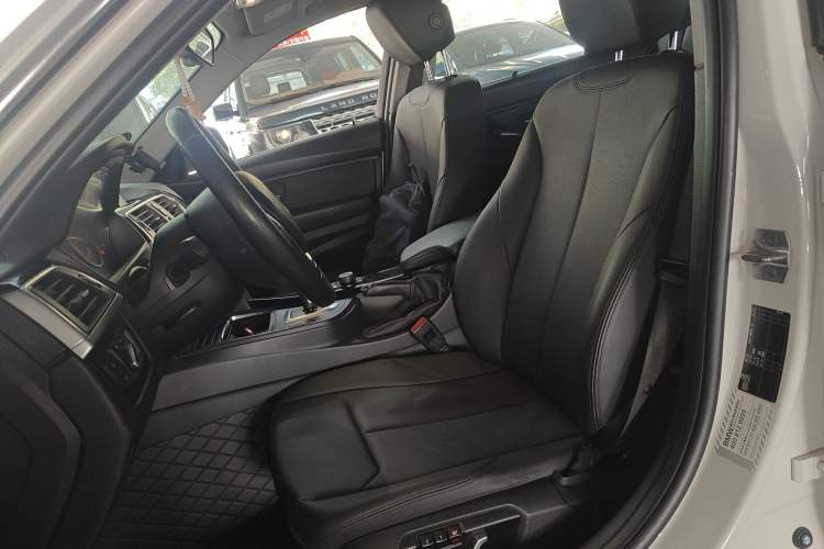 Used BMW 3 Series 2017 318Li Fashion Model
