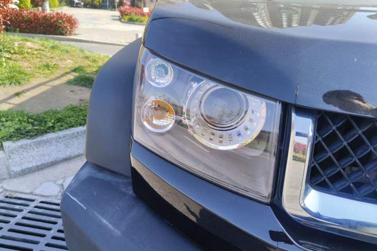 Used BAIC Off-Road BJ40 2016 40L 2.3T Automatic All-Wheel Drive Premium Edition Right Front Headlight