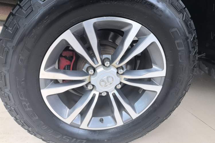 Used BAIC Off-Road BJ80 2018 2.3T Automatic Premium Version China V Emission Standard Right Rear Wheel Hub