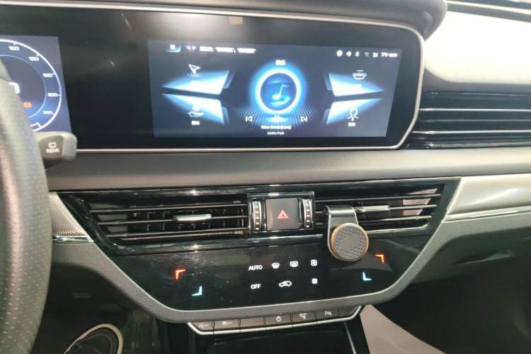 Used Hongqi HS5 2022 Revised Version 2.0T Smart Connect Flagship Edition