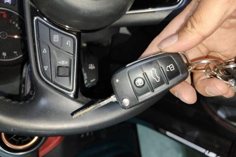 Used Audi Q2L 2018 35 TFSI Fashion Dynamic Version China VI Emission Standard Vehicle Key