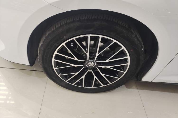 Used BYD Qin L 2024 DM-i 120KM Excellence Model
